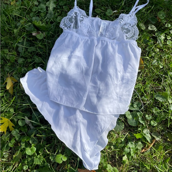 Bluebella White 2 Piece Pyjama Set - Picture 2 of 5